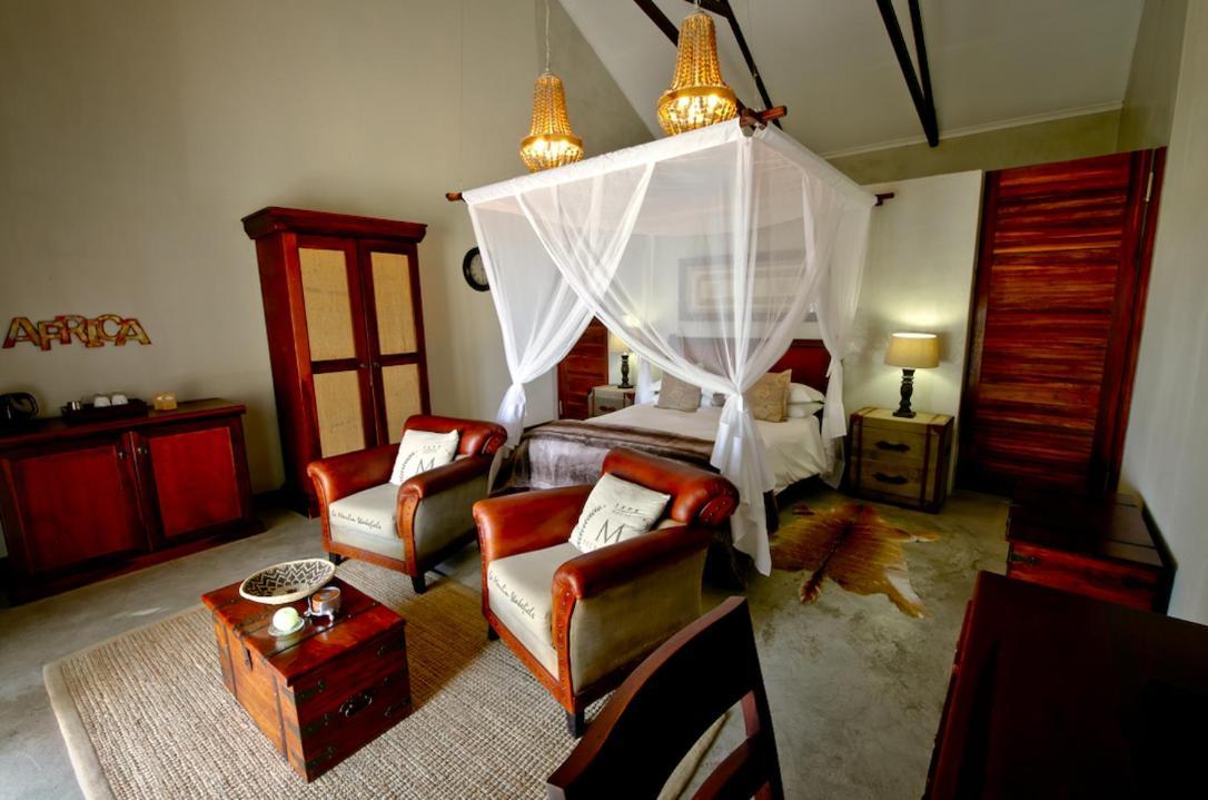 Otjiwa Safari Lodge Очиваронго Екстериор снимка