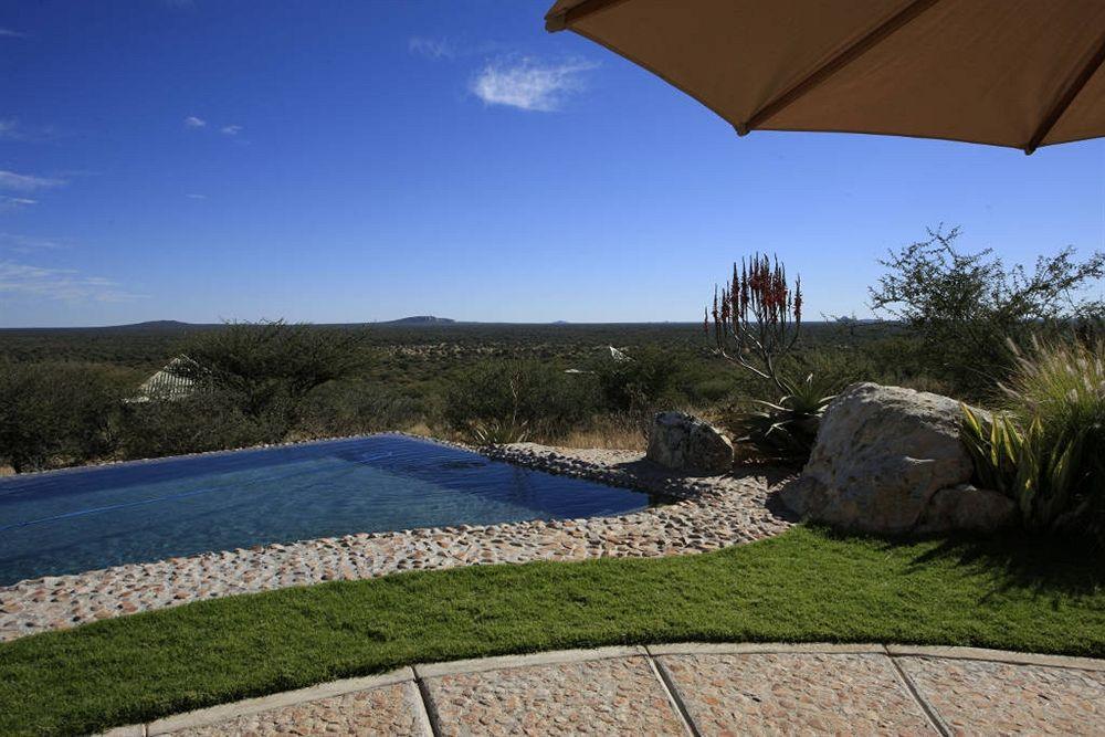 Otjiwa Safari Lodge Очиваронго Екстериор снимка