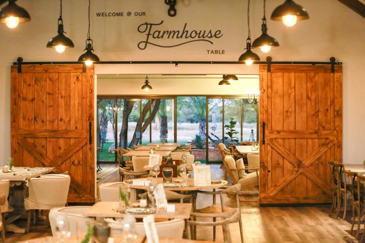 Otjiwa Safari Lodge Очиваронго Екстериор снимка