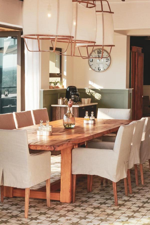 Otjiwa Safari Lodge Очиваронго Екстериор снимка