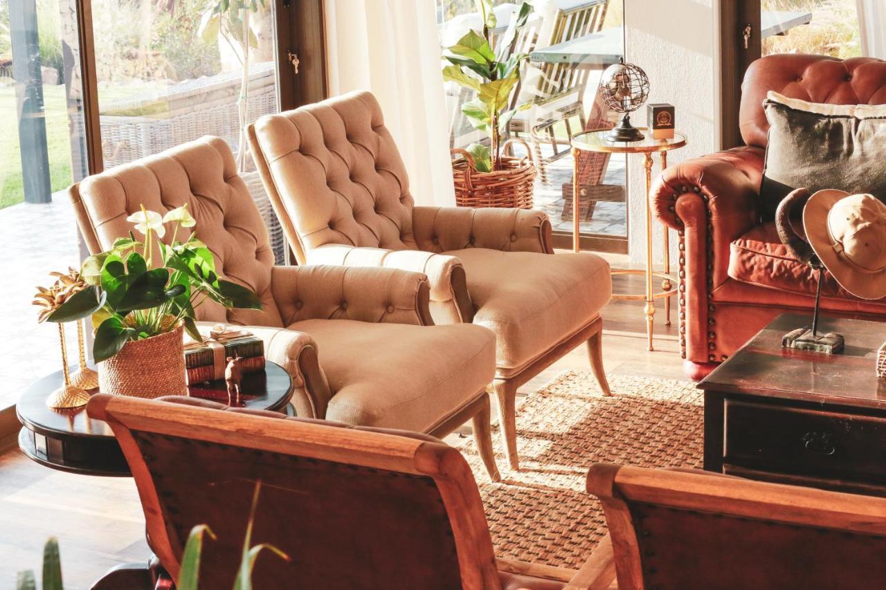Otjiwa Safari Lodge Очиваронго Екстериор снимка