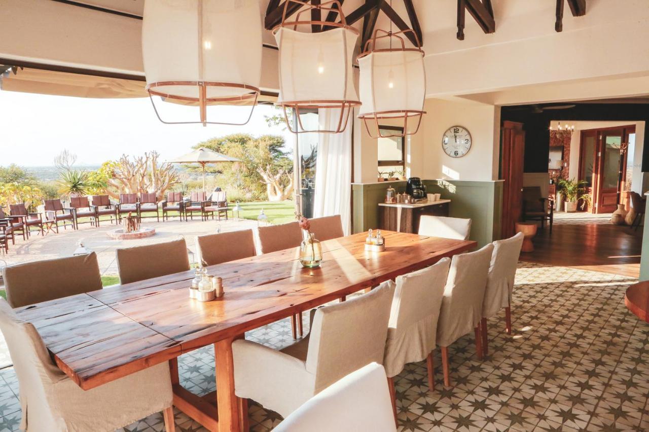 Otjiwa Safari Lodge Очиваронго Екстериор снимка