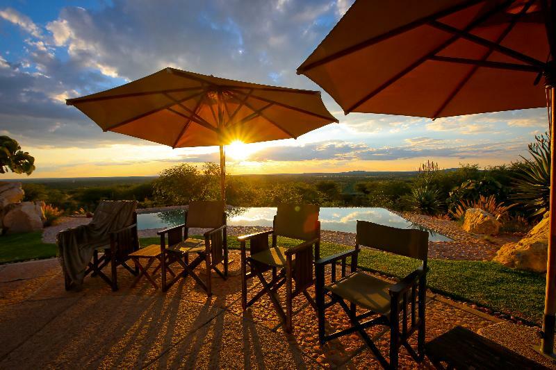 Otjiwa Safari Lodge Очиваронго Екстериор снимка