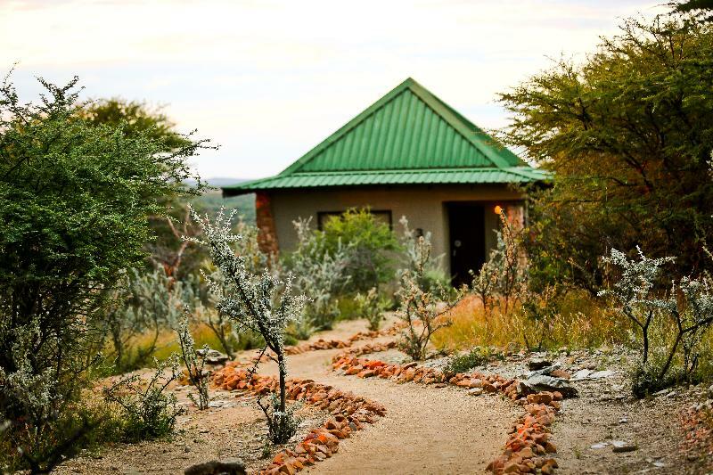 Otjiwa Safari Lodge Очиваронго Екстериор снимка